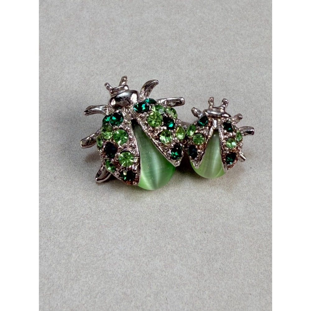 Vintage Green Rhinestone Cat Eye Ladybug Brooch Signed 773 Silver Tone Pin